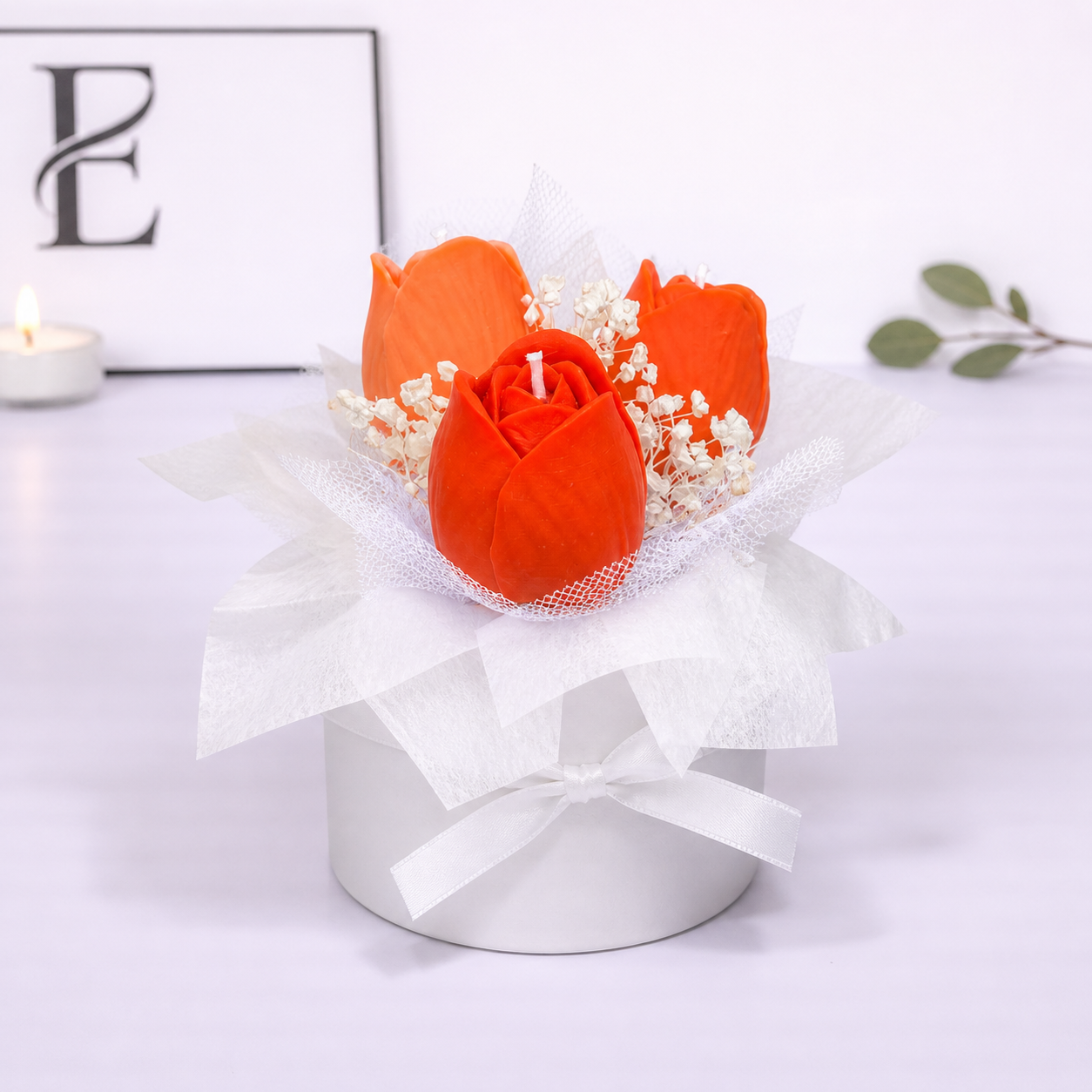 Vela decorativa ramo de tulipanes Eirèa color naranja con flores de cera de soja
