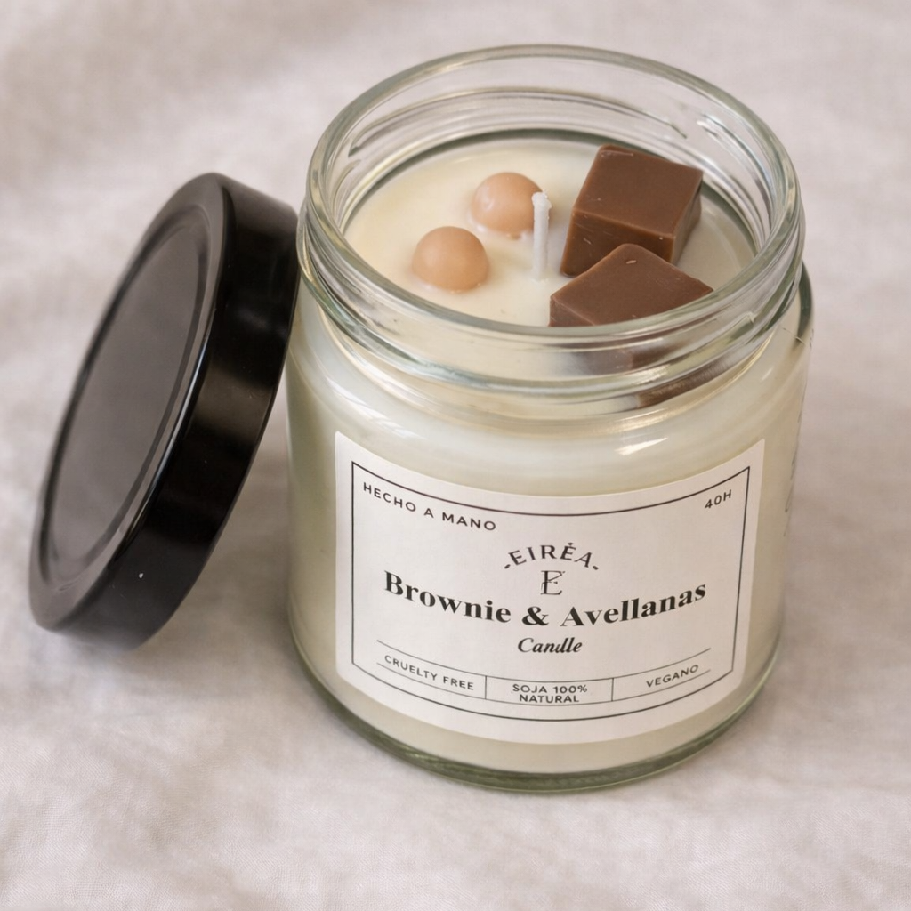 Vela aromática artesanal de soja Eirèa fragancia Brownie y Avellanas en tarro de cristal