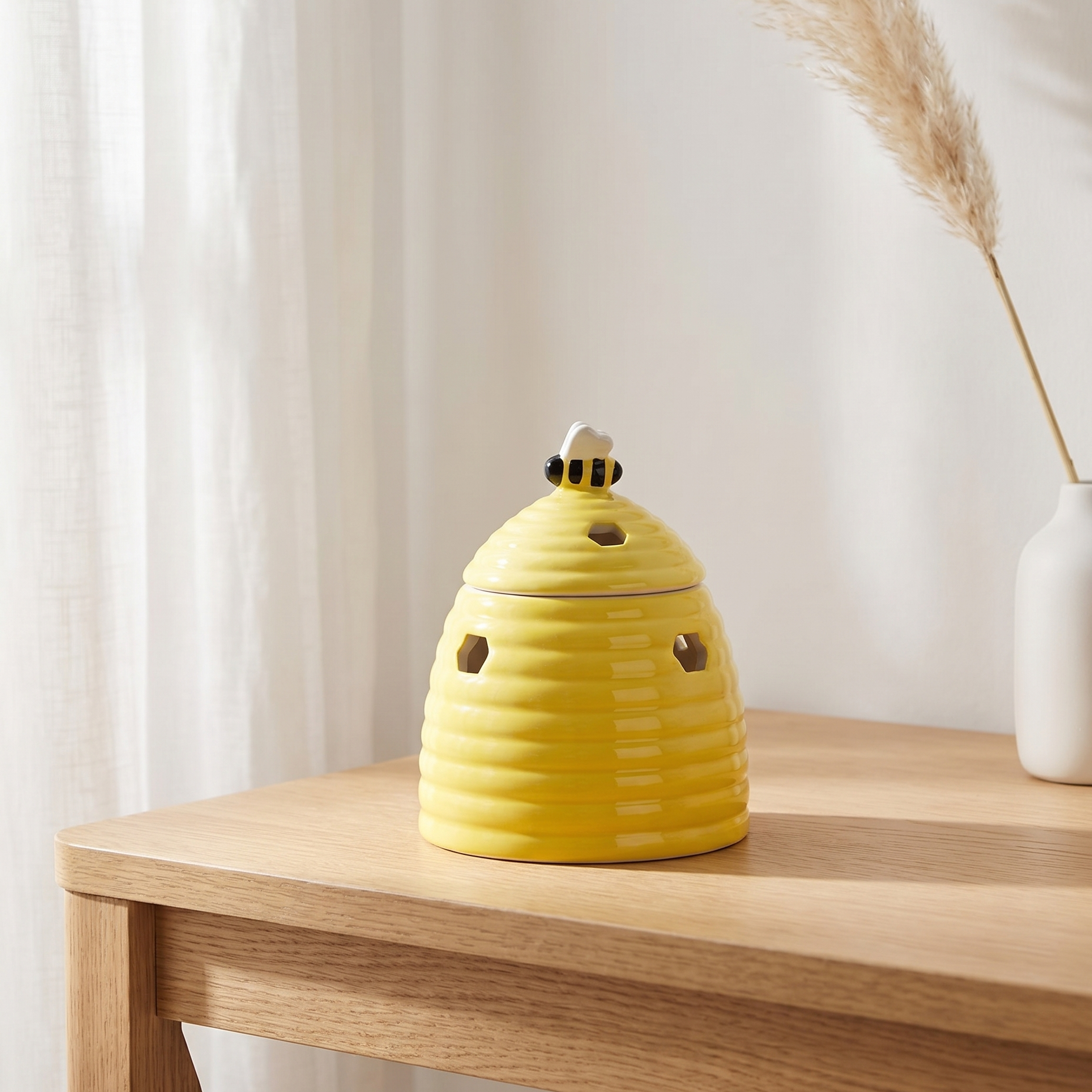 Quemador de cera de ceramica con forma de panal de abeja amarillo