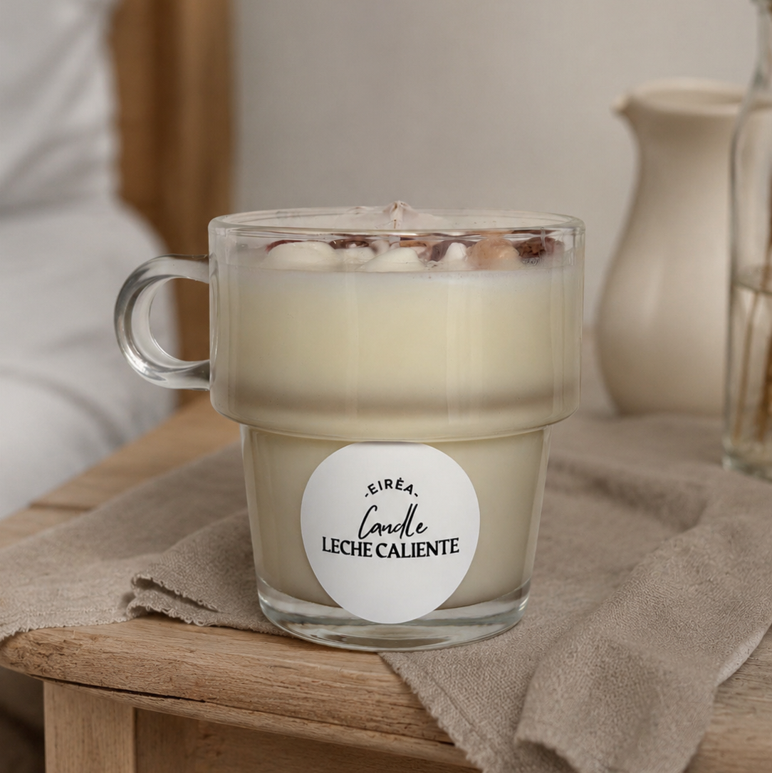 Vela aromática artesanal Eirèa fragancia Leche Caliente en taza de cristal